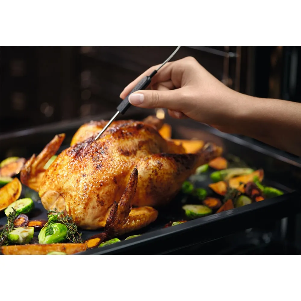 Forno de Embutir Electrolux Elétrico 80L Experience com FoodSensor Preto (OE8EF)