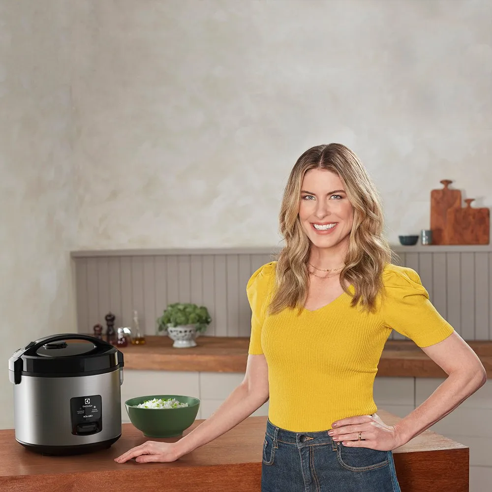 Panela de Arroz Elétrica Electrolux por Rita Lobo 3,5L Preta Efficient 2 em 1 (ERC20)